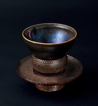 明 藤田世传 蓝兔毫「天目」茶盏配十四世纪 黑漆嵌螺钿盏托拍卖价格
