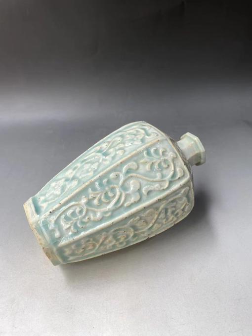 青白釉八棱印花梅瓶鉴定结果2024年11月15日-唐珍收藏