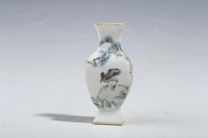 浅绛彩松鹤延年纹四方小瓶 鉴定结果2025年01月05日-唐珍收藏