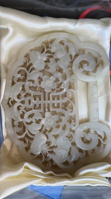 清和田玉锁型佩是否有收藏价值2025年06月18日-唐珍收藏