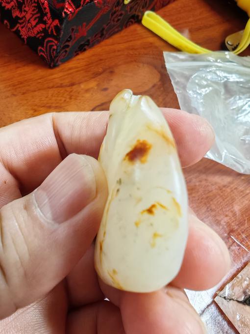 和田玉雕“荷叶坠”鉴定结果2025年06月18日-唐珍收藏